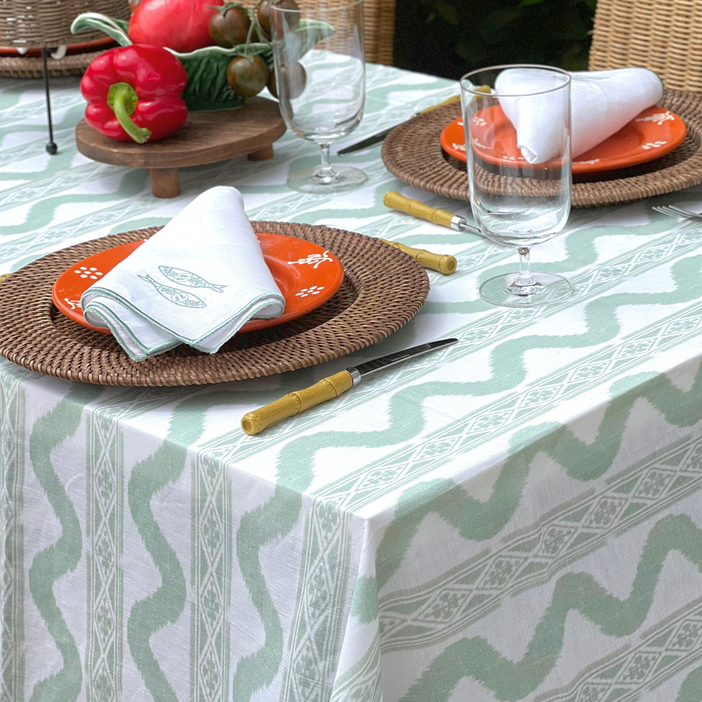 Toalha de Mesa Ondas Verde Água