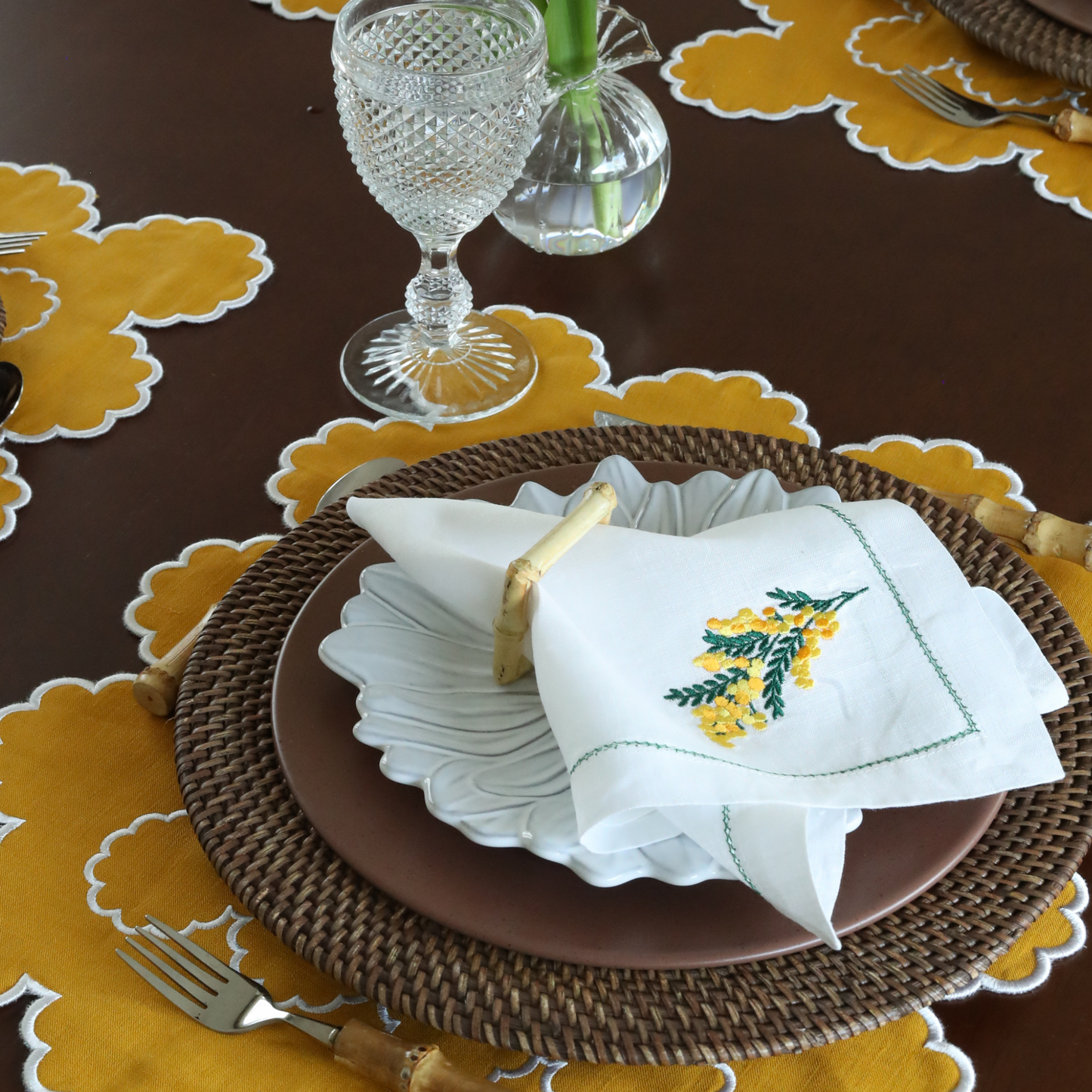 Guardanapo Branco Linho Mimosas Ponto Aberto