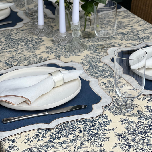 Toalha de Mesa Toile de Jouy Marinho